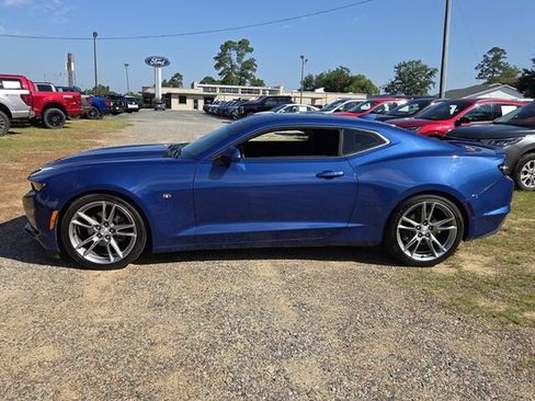 Used 2022 Chevrolet Camaro LT w/ RS Package RWD image 5