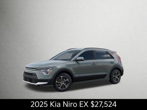 Used 2025 Kia Niro EX FWD image 6