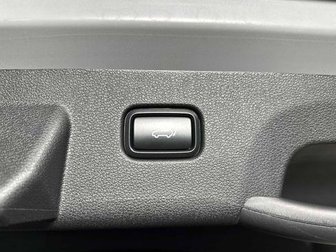 Used 2025 Kia Sportage SX image 25