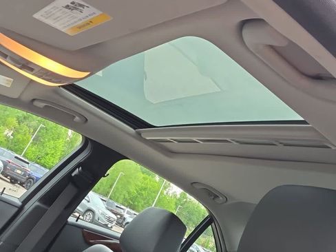 Used 2013 Mercedes-Benz E 350 4MATIC Sedan image 8
