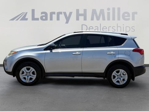 Used 2014 Toyota RAV4 LE FWD image 2
