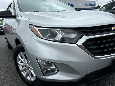 Certified 2018 Chevrolet Equinox LS FWD image 4