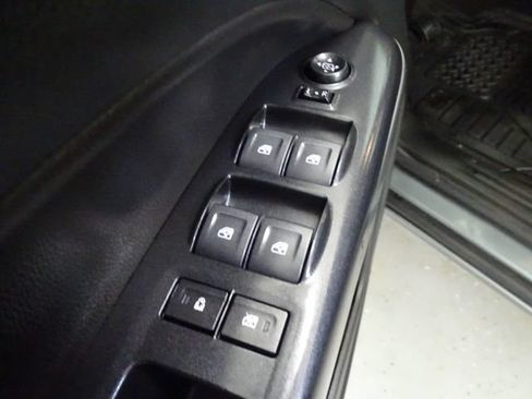 Used 2022 Chevrolet Colorado LT w/ LT Convenience Package AWD/4WD image 8