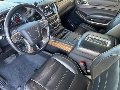 Used 2019 GMC Yukon XL Denali AWD/4WD image 10