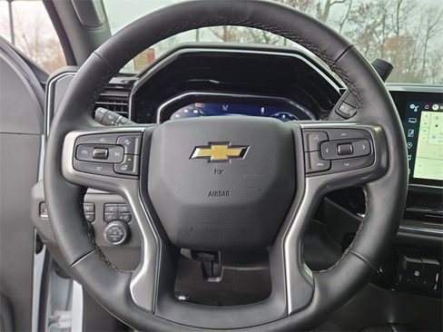 Used 2025 Chevrolet Silverado 2500 LTZ w/ LTZ Plus Package image 19