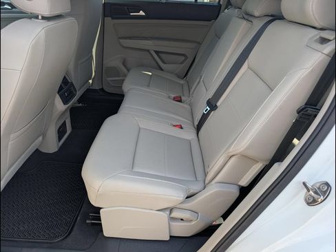 Certified 2023 Volkswagen Atlas SE w/ Black Wheel Package FWD image 9