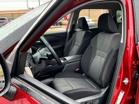 Certified 2026 Nissan Rogue SV FWD image 8