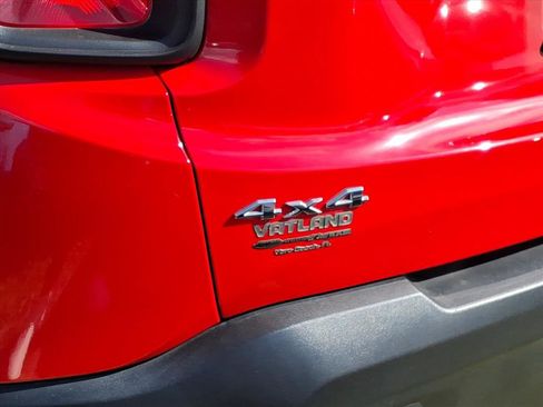 Used 2022 Jeep Renegade Latitude w/ Sun/Sound Group image 4