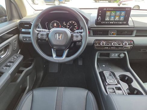 Used 2025 Honda Pilot EX-L image 7