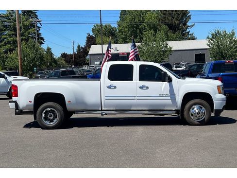 Used 2011 GMC Sierra 3500 Denali image 3