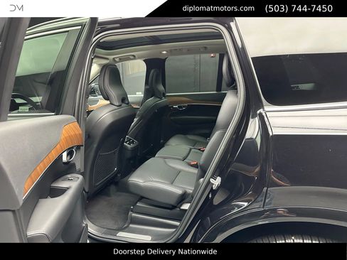 Used 2023 Volvo XC90 B6 Plus image 21