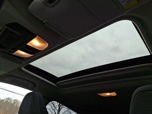 Used 2024 Subaru Crosstrek 2.0i Premium image 15