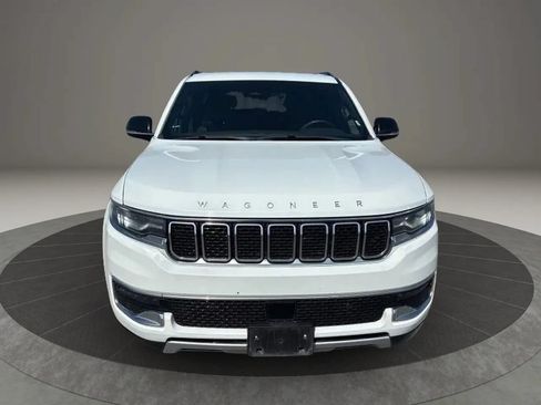 Used 2023 Jeep Wagoneer L Series II AWD/4WD image 5