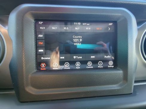 Used 2021 Jeep Gladiator Sport image 28