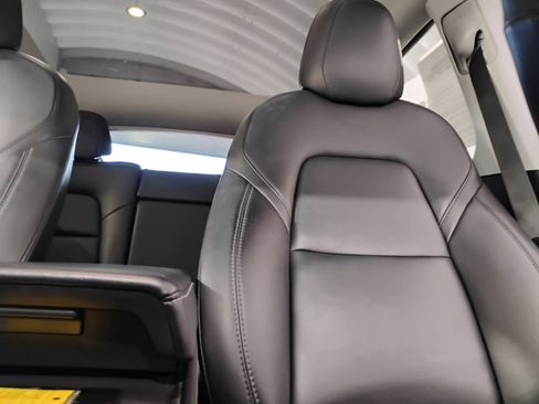 Used 2021 Tesla Model Y 2WD image 62