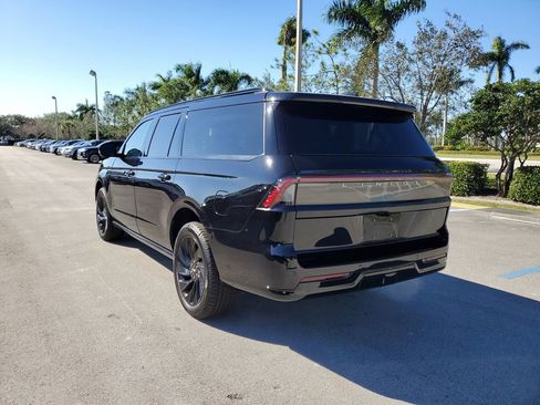 New 2025 Lincoln Navigator L Reserve w/ Jet Appearance Package AWD/4WD image 3