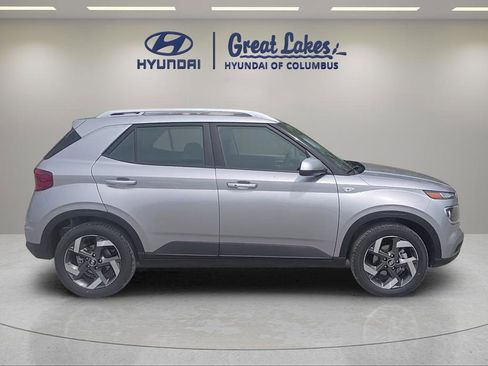 New 2026 Hyundai Venue SEL FWD image 6