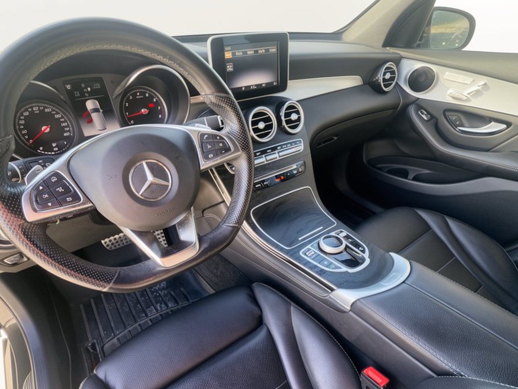 Used 2019 Mercedes-Benz GLC 300 image 4