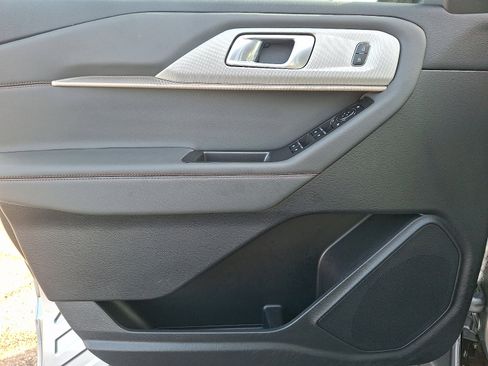 Certified 2025 Ford Explorer Active w/ Active Comfort Package image 12