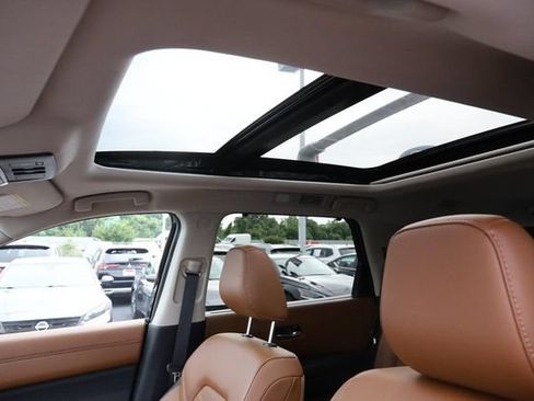 Certified 2025 Nissan Pathfinder Platinum w/ Cargo Package FWD image 9