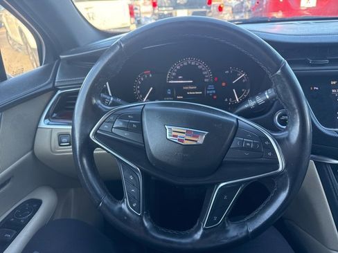 Used 2019 Cadillac XT5 Luxury image 24