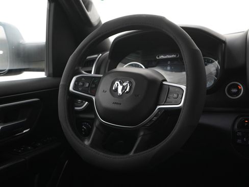 Used 2019 RAM 1500 Big Horn AWD/4WD image 14