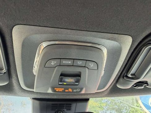 Used 2023 Toyota Corolla SE FWD image 30
