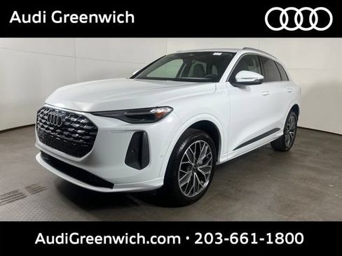Used 2025 Audi Q5 Premium Plus w/ Premium Plus AWD/4WD image 3