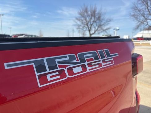 Used 2020 Chevrolet Silverado 1500 LT Trail Boss image 10