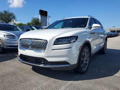 Certified 2023 Lincoln Nautilus Reserve image 3