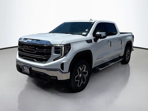 Used 2023 GMC Sierra 1500 SLT AWD/4WD image 3