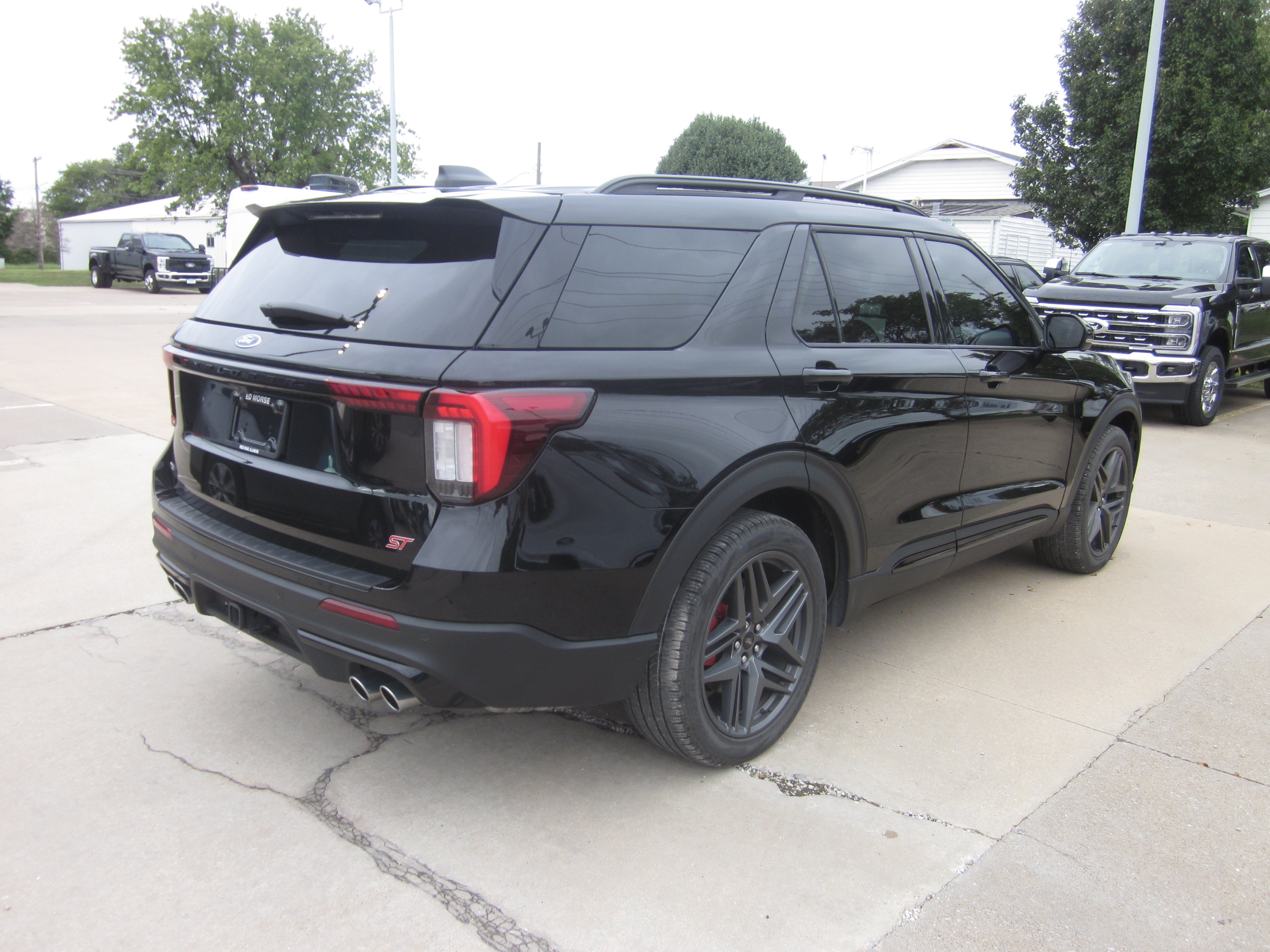 Used 2025 Ford Explorer ST AWD/4WD image 6