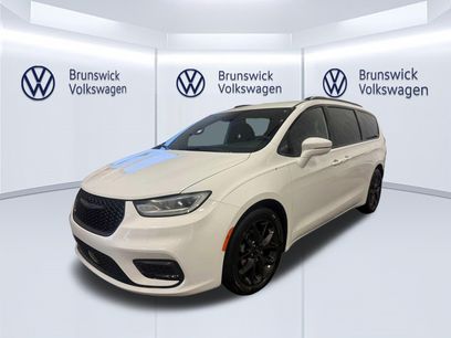 Used 2021 Chrysler Pacifica Touring w/ S Appearance Package