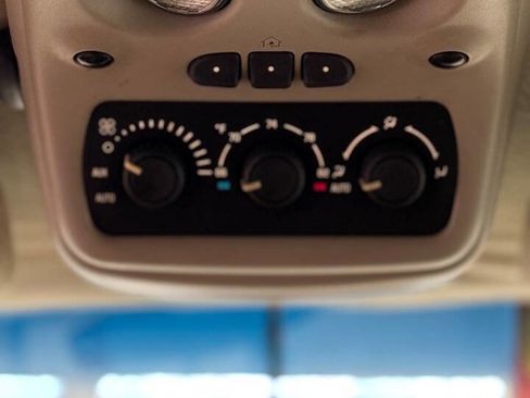 Used 2003 Chevrolet Tahoe LT image 14