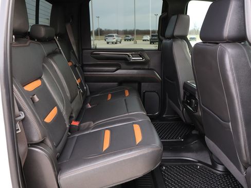 Used 2024 GMC Sierra 2500 AT4 w/ AT4 Premium Plus Package image 17