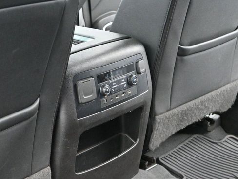 Used 2019 Chevrolet Suburban Premier AWD/4WD image 34