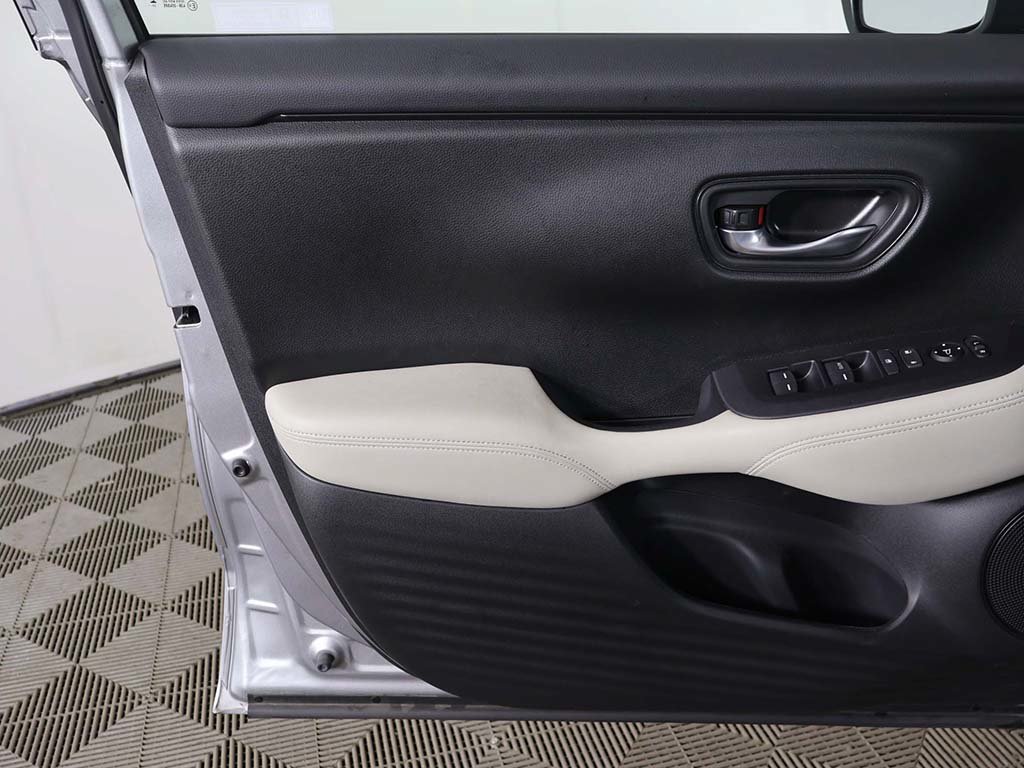Used 2024 Honda HR-V LX image 17