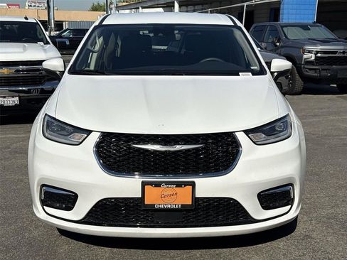 Used 2023 Chrysler Pacifica Touring-L FWD image 8