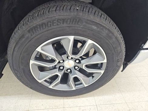 Used 2024 Chevrolet Silverado 1500 LT image 12