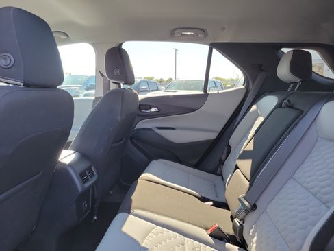 Used 2021 Chevrolet Equinox LT image 20