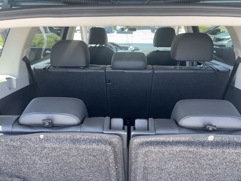 Used 2020 Volkswagen Tiguan SEL FWD image 22