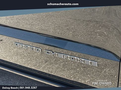 Used 2020 Jeep Grand Cherokee Overland AWD/4WD image 10