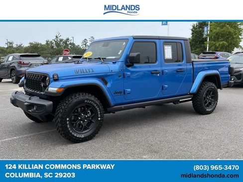 Used 2024 Jeep Gladiator Sport AWD/4WD image 3