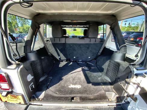 Used 2015 Jeep Wrangler Unlimited Sport w/ Quick Order Package 24S AWD/4WD image 19