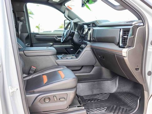 Used 2025 GMC Sierra 2500 AT4 w/ AT4 Premium Plus Package AWD/4WD image 16