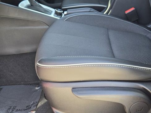 Certified 2025 Hyundai Venue Limited image 25