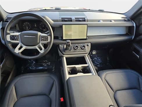 Used 2025 Land Rover Defender 110 S image 10