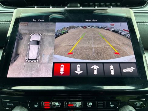 New 2025 Jeep Grand Cherokee Limited w/ Luxury Tech Group II image 21