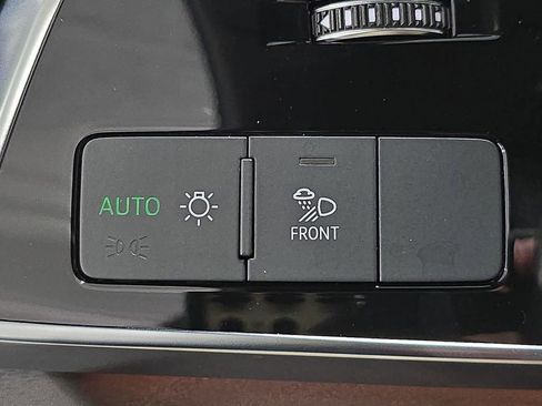 Used 2021 Audi Q8 Premium Plus w/ Premium Plus Package AWD/4WD image 21