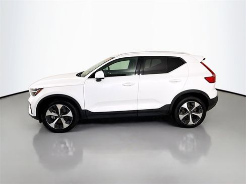 Used 2023 Volvo XC40 B5 Plus w/ Protection Package Premier image 2